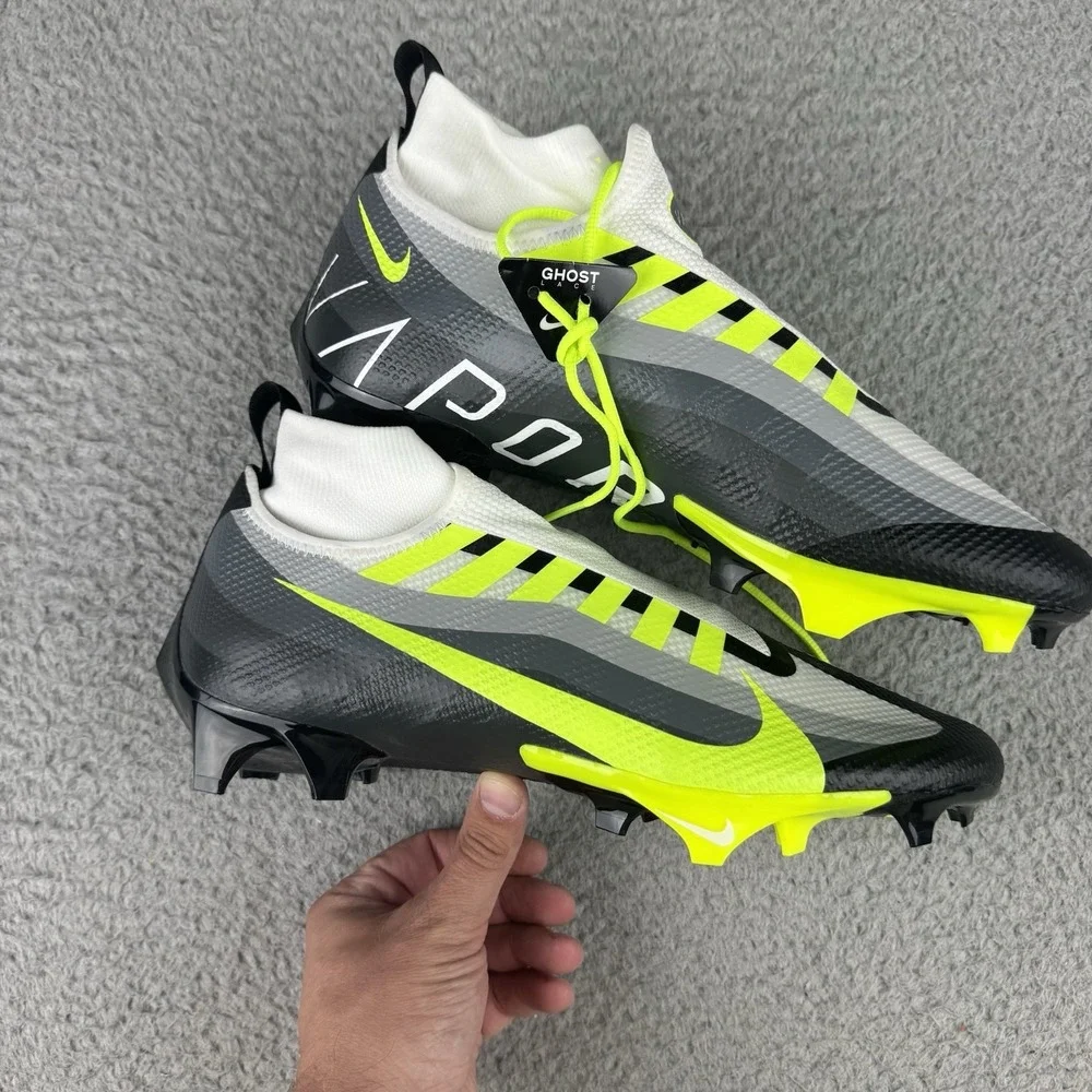 NIKE VAPOR EDGE PRO‎ 360 FOOTBALL CLEATS SIZE 11.5 VOLT WHITE BLACK DV5844-015